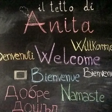 Il Tetto Di Anita Frühstückspension Gavi